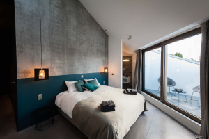 Grande chambre avec terrasse
